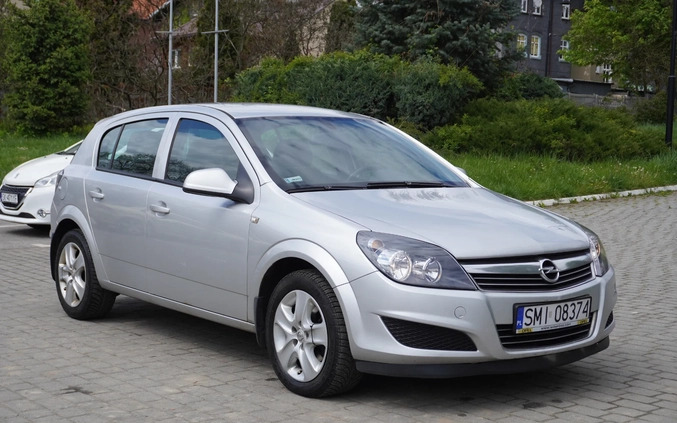 Opel Astra cena 9999 przebieg: 341000, rok produkcji 2010 z Katowice małe 631